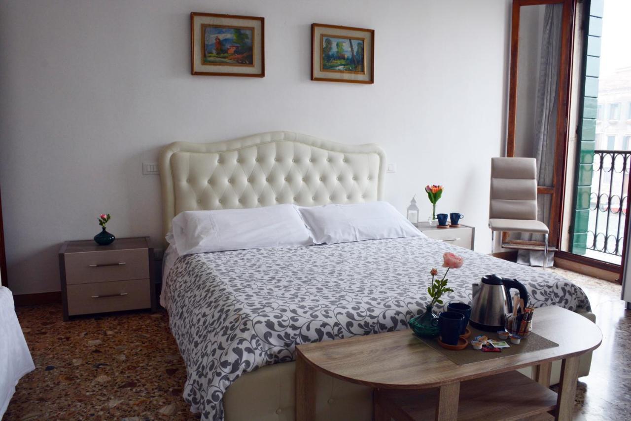 My Friends Canal View Bed & Breakfast Venetië